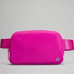 🆕LULULEMON EVERYWHERE BELT BAG PINK